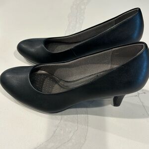 Life Stride Soft Systems size 8.5 3 inch black heels NWOT